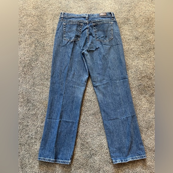 Lee Relaxed Straight Leg Jeans - Picture 7 of 9